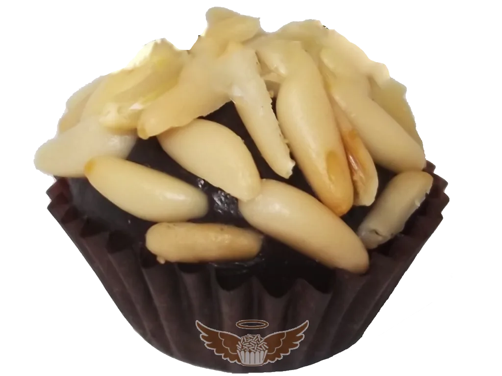 Brigadeiro de chocolate negro com pinhões